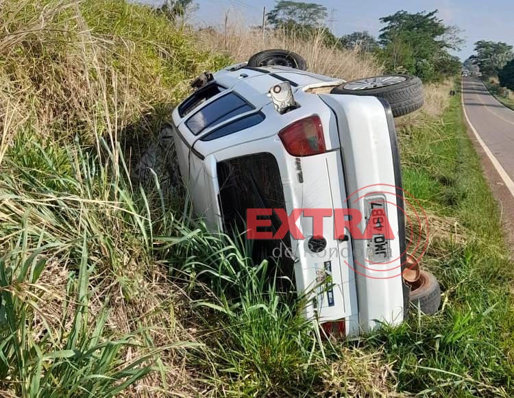 Motorista foge após tombar carro próximo a Colorado Extraderondonia