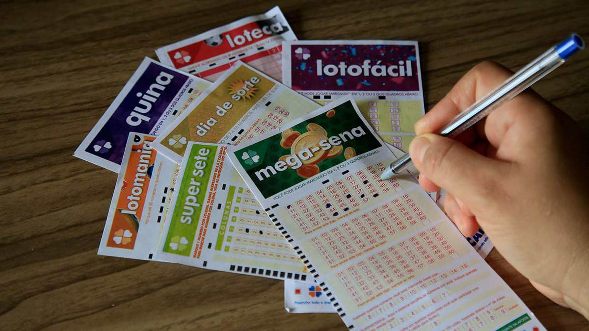 Jogos de azar: Jogos de dados, Loterias, Mega-Sena, Jogo do bicho, Loteria  Federal, Pedra, papel e tesoura, Loteca, General, Casino