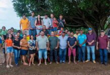 Entrega de implementos agrícolas fortalece produtores em Colorado