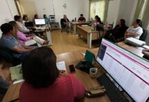 Ieda Chaves conversa com servidores da Emater em Cacoal, que buscam reajuste salarial