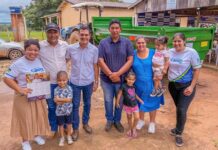 Deputado Cássio Gois entrega carreta basculante à comunidade de Primavera de Rondônia