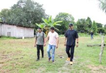 Deputado Eyder Brasil visita distrito de Cavalcante para ouvir demandas da saúde