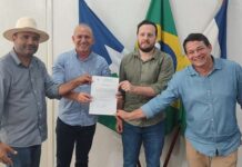Vilhena recebe ordem de serviço para construção de campos de futebol soçaite com grama sintética