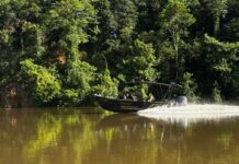 VÍDEO: Operação da PF desativa 31 embarcações usadas em garimpo ilegal no Rio Madeira em RO