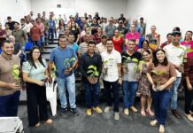 Deputado Cássio Gois entrega 165 mil mudas de café em Ministro Andreazza e beneficia mais de 60 produtores rurais