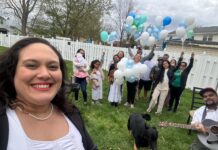 Em cerimônia nos EUA, irmã homenageia cantor falecido em Vilhena