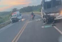 VÍDEO: Colisão entre ambulância e ônibus deixa mortos e feridos na BR-364 em RO