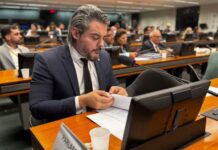 Deputado Thiago Flores assina pedido de reunião sobre PEC dos ex-territórios