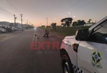 Motociclista é socorrido ao hospital após bater na traseira de carreta em Vilhena