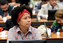 Sílvia Cristina volta cobrar votação da PEC 47, que garante transposição dos servidores admitidos até 1991