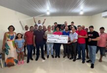 Sílvia Cristina faz a entrega de R$ 100 mil para a Comunidade Terapêutica Cordatus, em Guajará-Mirim