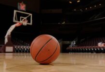 ASBAVI oferece transporte gratuito para adolescentes participarem de treinos de basquete em Vilhena