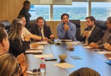 Deputado Delegado Camargo se reúne com representantes dos sindicatos e do governo para tratar da crise na saúde em RO