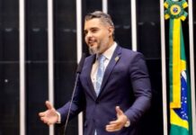 Thiago Flores libera R$ 400 mil para mototaxistas em Ariquemes