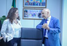 Vitória dos servidores transpostos é mais uma conquista do senador Confúcio Moura