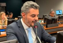 Thiago Flores defende empreendedorismo inclusivo e tem relatório aprovado na Câmara