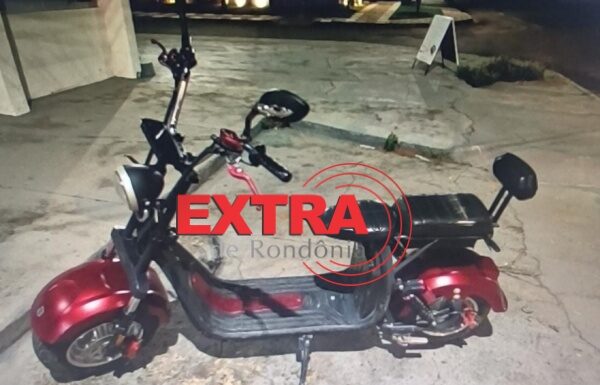 Adolescente é flagrada conduzindo ciclomotor e manuseando celular durante operação de trânsito em Vilhena