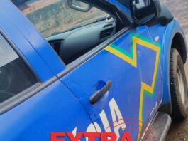 PM usa munição antimotim e bala de contenção para parar homem em surto armado com faca em Colorado