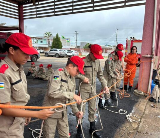 Formatura do Programa Bombeiro Mirim marca encerramento de atividades em Vilhena