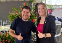 Van odontológica é entregue a São Francisco do Guaporé por emenda da deputada Lebrinha