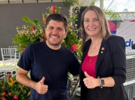 Van odontológica é entregue a São Francisco do Guaporé por emenda da deputada Lebrinha