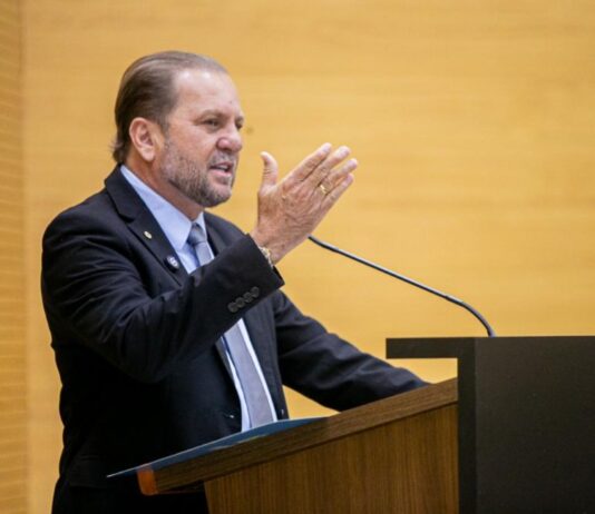 Cirone Deiró anuncia R$ 1,4 milhão para APAE em Espigão do Oeste