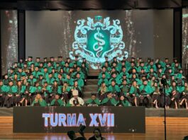 Medicina da FIMCA forma 90 novos médicos em cerimônia no Teatro Palácio das Artes