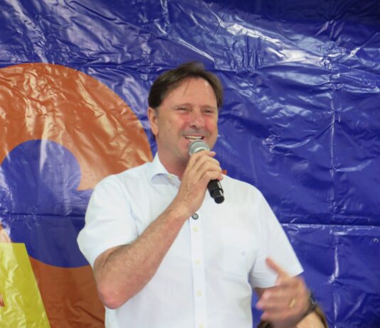 Em Vilhena, Acir Gurgacz confirma pré-candidatura ao Senado e critica falta de organização governamental