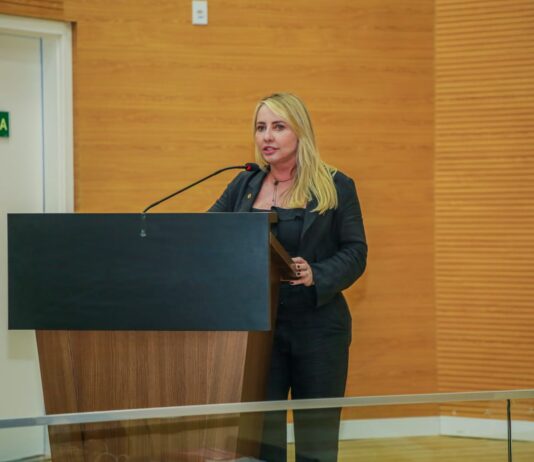 Ieda Chaves indica compra de caminhonete 4×4 para fortalecer atendimento do CAPS em Vilhena