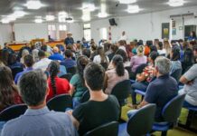 Confúcio Moura defende políticas firmes contra a violência contra a mulher