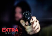 Dupla em motocicleta assalta mulher a caminho do trabalho em Vilhena