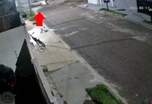 VÍDEO: colisão entre carro e moto mobiliza moradores no bairro Cidade Verde 4, em Vilhena