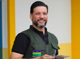 Delegado Camargo garante emenda própria para novo ônibus de pacientes em Ariquemes