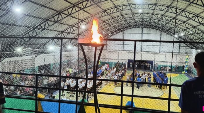 Jogos Escolares começam com tradicional acendimento da pira olímpica em Chupinguaia