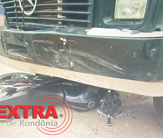 Motociclista sofre fraturas expostas após colisão frontal com caminhão em Vilhena