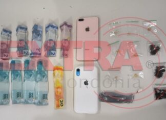 Abordagem a usuário leva PM a estourar “Boca de Fumo” e prender monitorada por tornozeleira em Vilhena