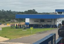 Funcionários relatam atraso de salários e possível demissão em massa em frigorifico em Cacoal