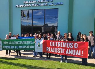 Em dia de paralisação, sindicato e servidores municipais lotam sessão da Câmara e mantêm reunião com vereadores em Chupinguaia