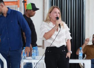 Ieda Chaves destina carreta basculante para associação rural em Espigão do Oeste