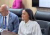 Dra. Taíssa participa da entrega de 35 mesas de inox para feirantes de Guajará-Mirim