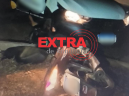 Colisão entre picape e motoneta deixa mulher com suspeita de fratura em Cerejeiras