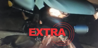 Colisão entre picape e motoneta deixa mulher com suspeita de fratura em Cerejeiras