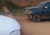 VÍDEO: carros colidem contra tronco de árvore usado para fechar via em obra no bairro Jardim Eldorado em Vilhena