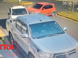Engavetamento no centro de Vilhena deixa criança de 6 anos ferida após picape parar na via