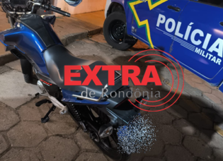 Motociclista é preso após empinar veículo, fugir da polícia e ser flagrado com drogas perto de escola em Vilhena