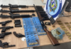 PM apreende fuzis, pistolas e mais de 600 munições em Vilhena; motorista fugiu