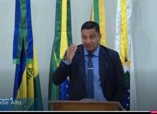 Vereador cobra solução para falta de água e diz que fez “campanha de oração” por construção de posto de saúde em Chupinguaia