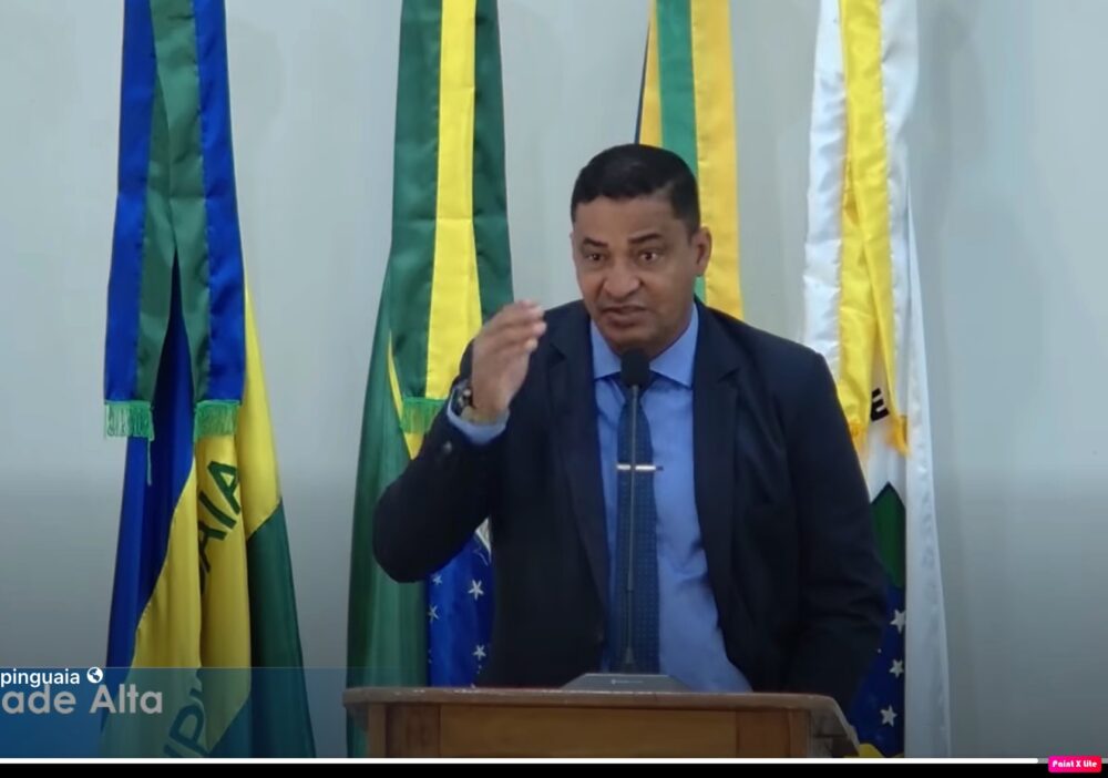Vereador cobra solução para falta de água e diz que fez 'campanha de oração' por construção de posto de saúde em Chupinguaia
