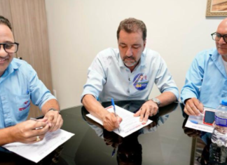 Hildon assina pacto com profissionais da saúde e promete um “pente-fino” nos contratos