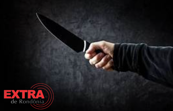 Homem mascarado e armado com faca rende pedestre e rouba celular no centro de Cerejeiras